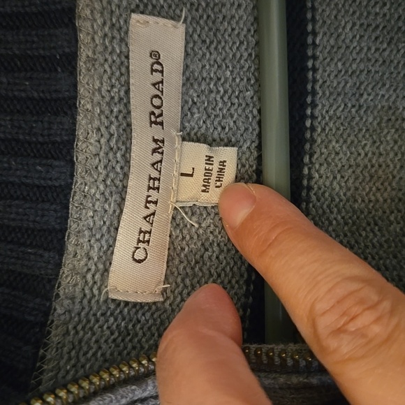 Chatham Road Striped Gray Sweater Size Large - Picture 4 of 6